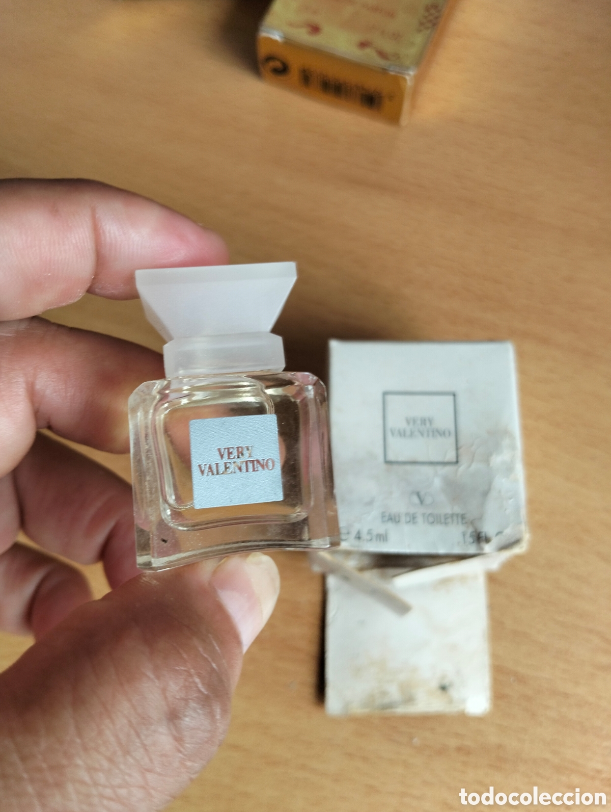 Miniature di profumi antiche: Very Valentino 4 ml miniatura de perfume