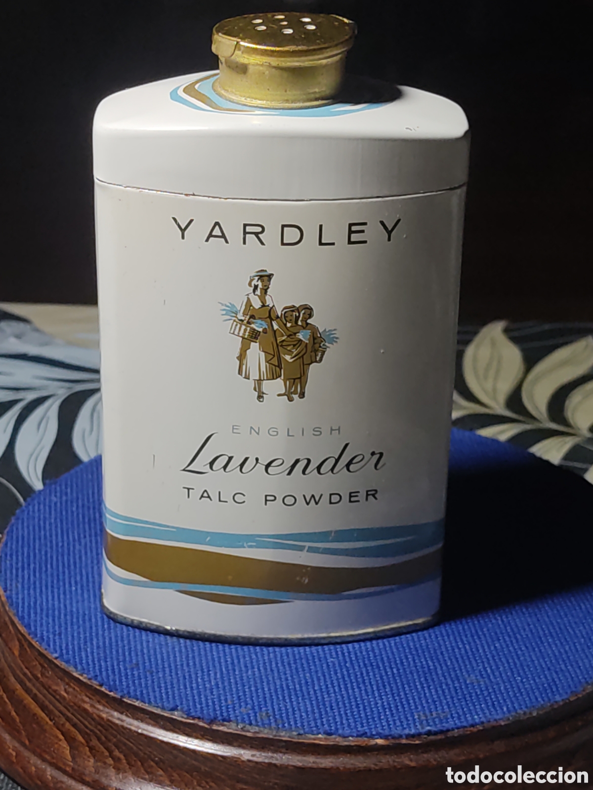 Miniaturas de perfumes antiguos: Antigua lata de polvos de talco YARDLEY & LAVENDER. London