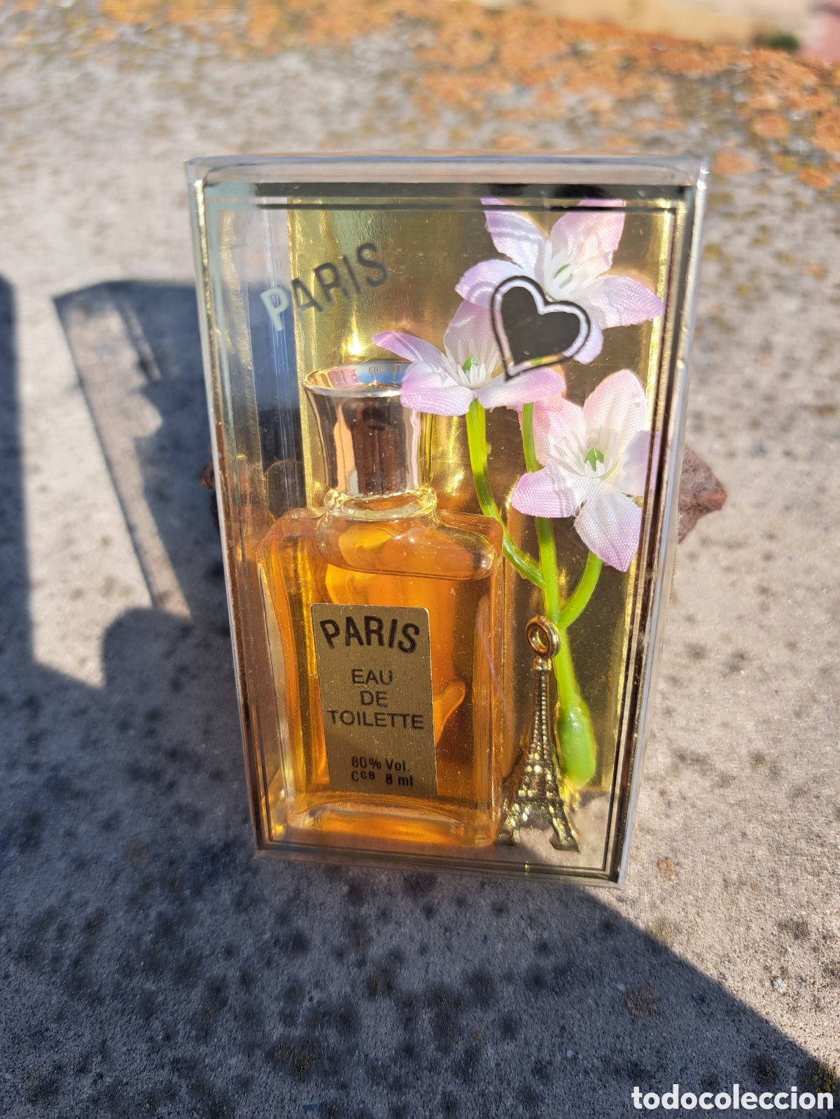 Miniatures of antique perfumes: Antigua miniatura perfume PARIS Eau de Toilette 8 ml con estuche y colgante Torre Eiffel. Vintage