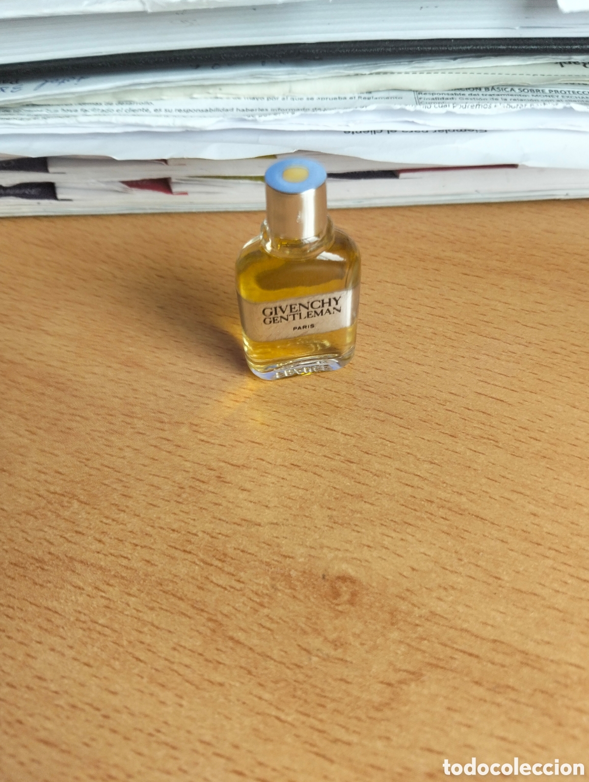 Miniaturas de perfumes antiguos: Givenchy gentleman mini perfume
