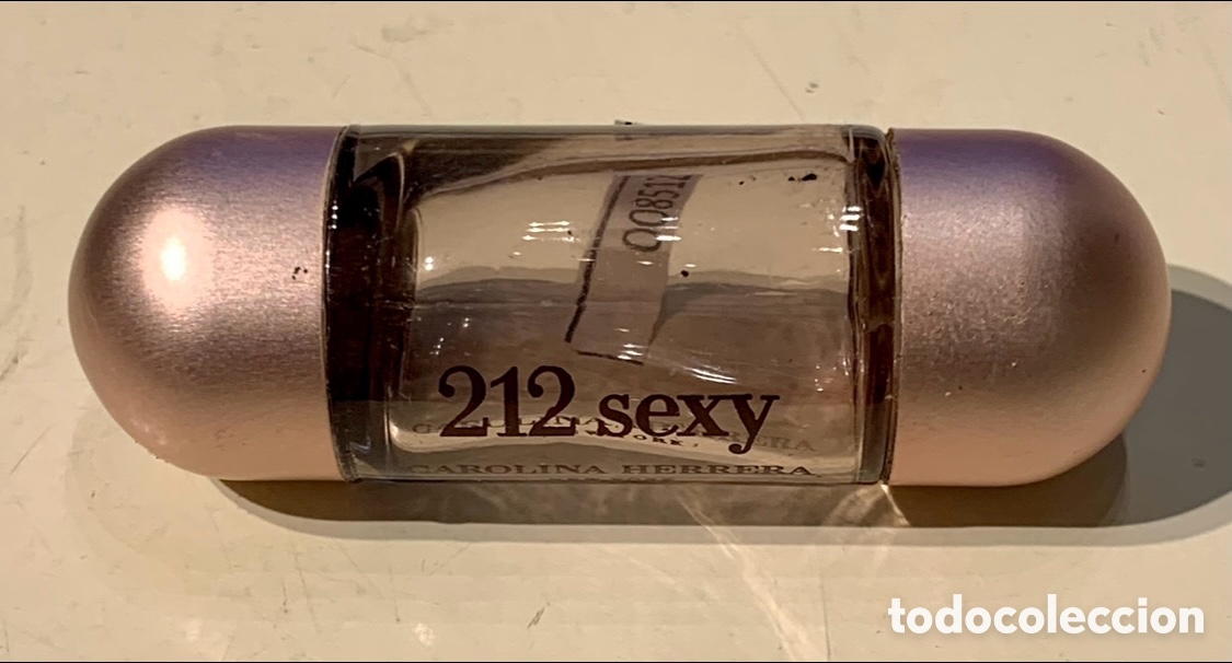 Miniaturas de perfumes antiguos: Botella de perfume Mini. 212 Sexi. Carolina Herrera.