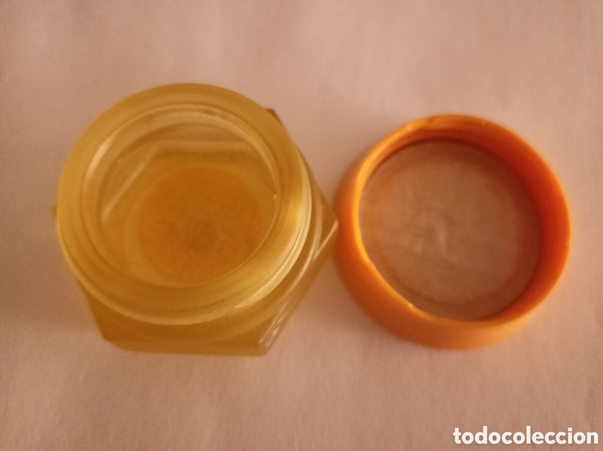 Miniaturas de perfumes antiguos: Avon. Tarro vacio perfume crema - Foto 3