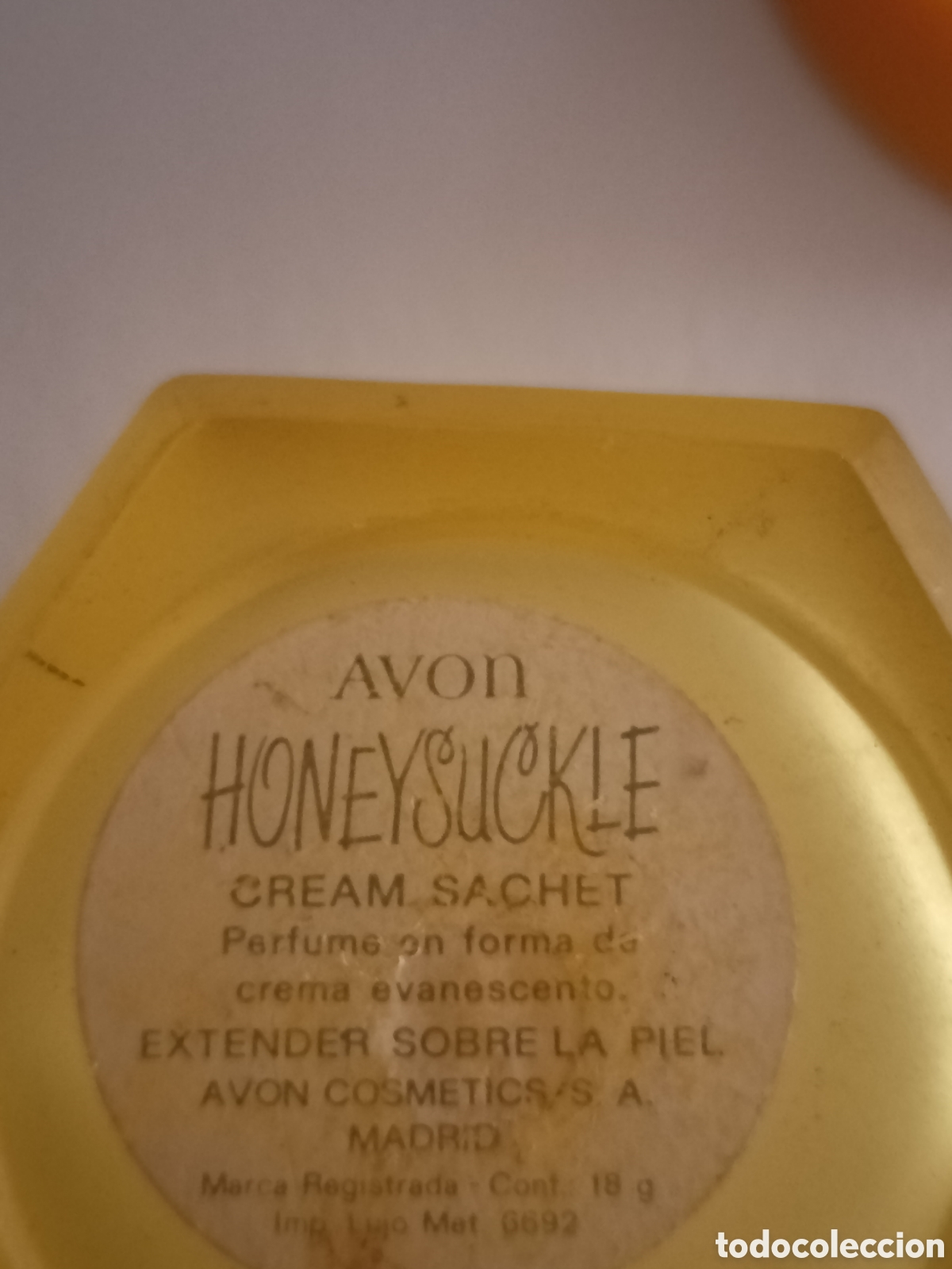 Miniaturas de perfumes antiguos: Avon. Tarro vacio perfume crema - Foto 5