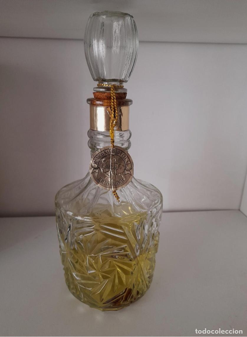 Miniaturas de perfumes antiguos: Antigua botella de COLONIA LAVANDA de Monico Navarro y C&iacute;a 650ml. VINTAGE