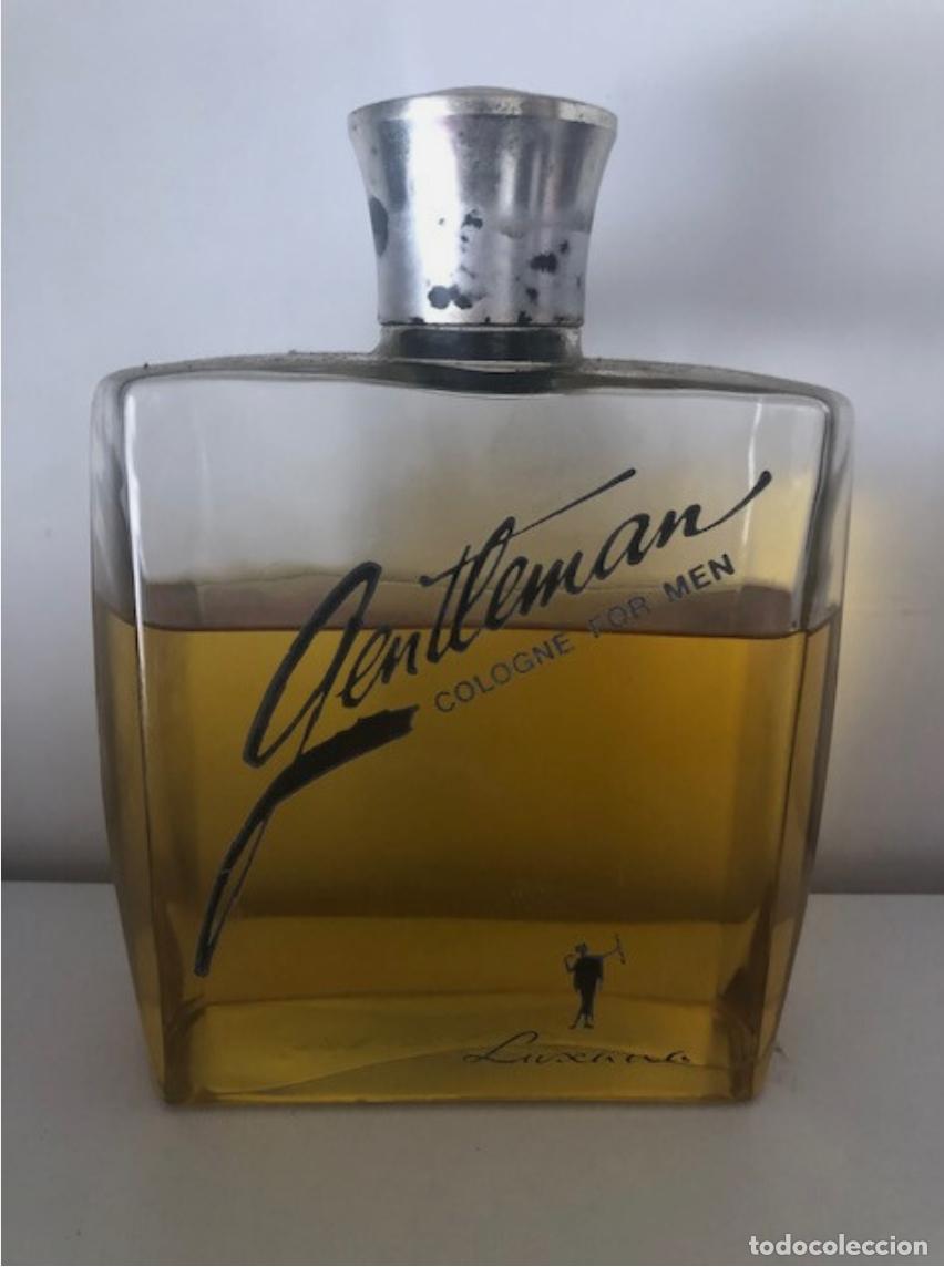 Miniaturas de perfumes antiguos: Antigua botella de GENTLEMAN de Luxana - VINTAGE