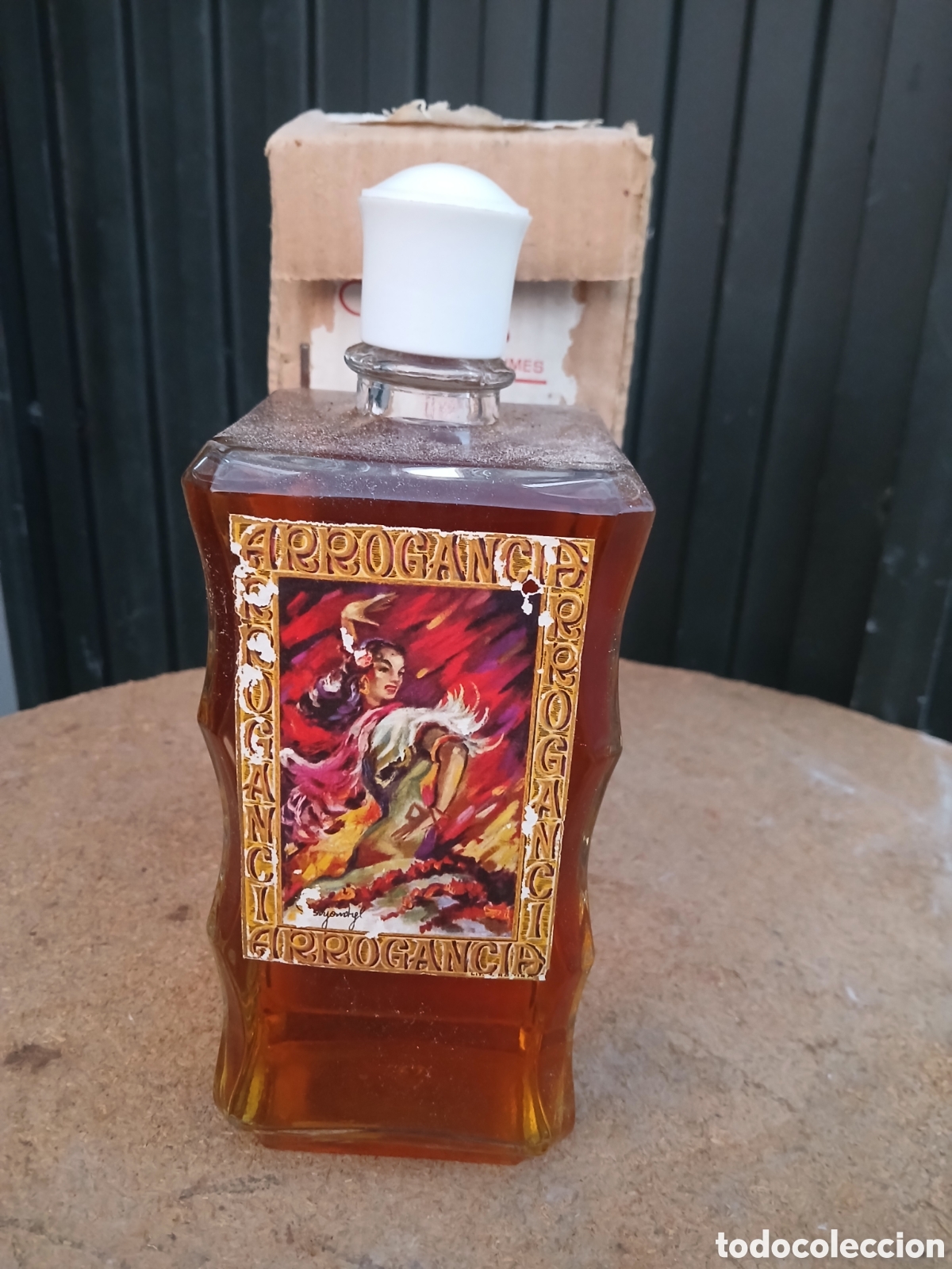 Miniaturas de perfumes antiguos: ANTIGUA BOTELLA DE COLONIA PERFUME ARROGANCIA EN CAJA ORIGINAL.
