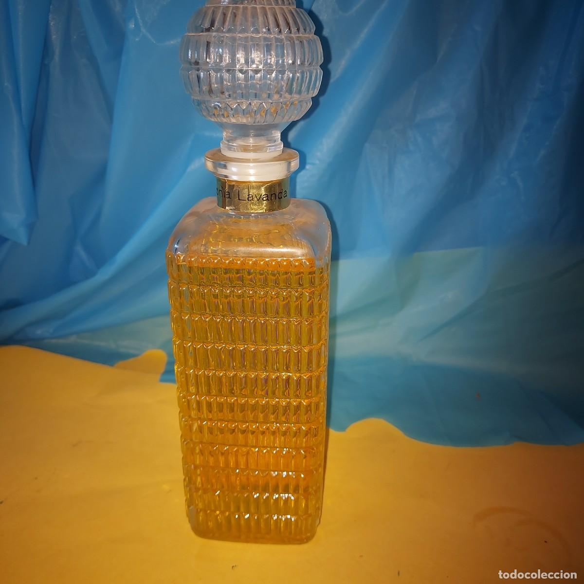Miniaturas de perfumes antiguos: ANTIGUO FRASCO DE CRISTAL CON COLONIA LAVANDA, 1 LITRO