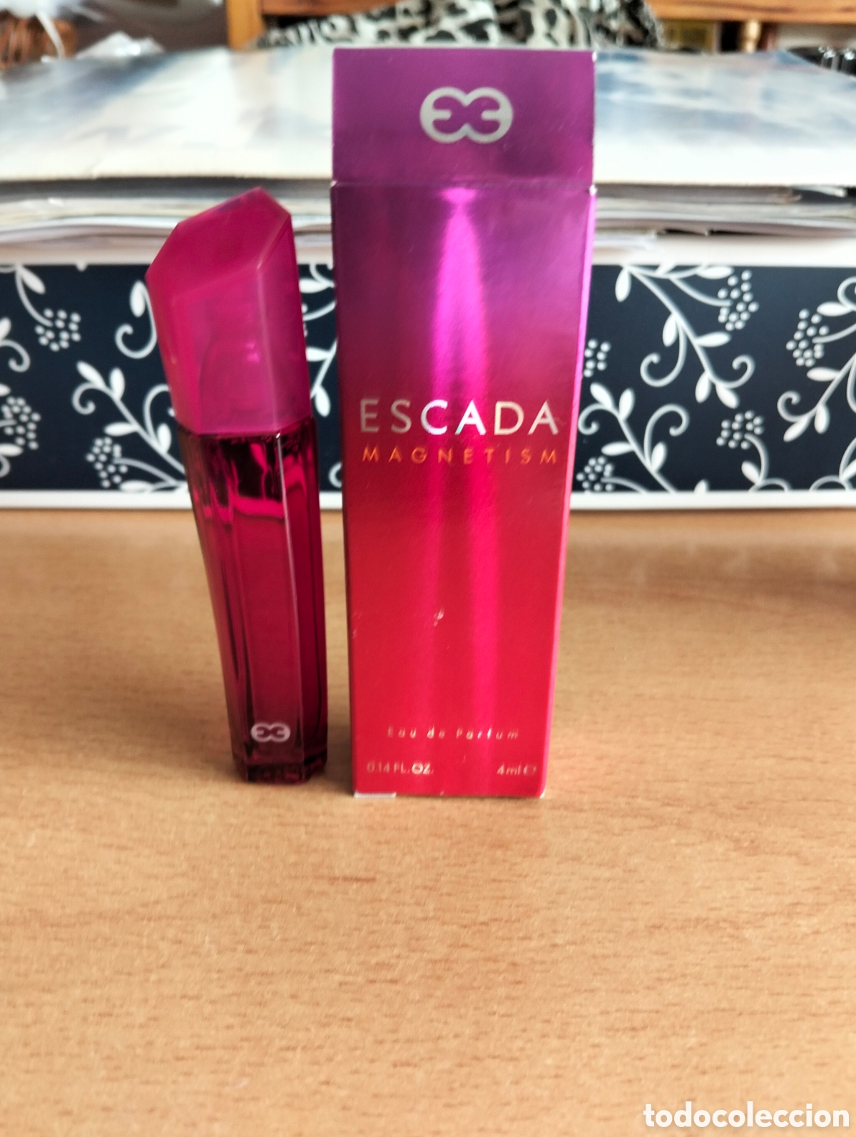 Miniaturas de perfumes antiguos: Escada magnetism 4 mk