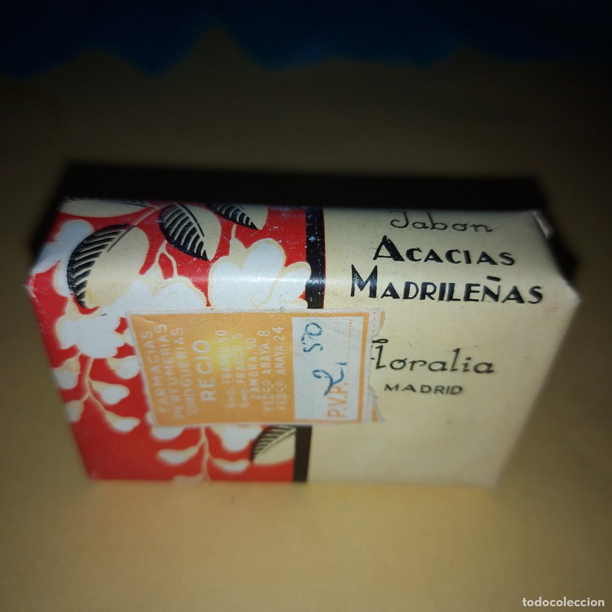 Miniaturas de perfumes antiguos: pastilla de jabon floralia , acacias madrile&ntilde;a
