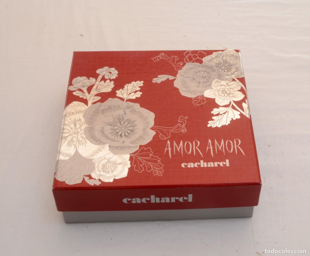 Miniaturas de perfumes antiguos: Estuche de regalo del perfume Amor Amor Eau de Toilette de Cacharel (SOLO CAJA)