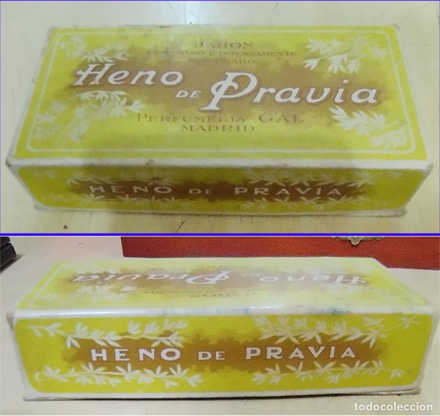 Miniaturas de perfumes antiguos: ANTIGUA CAJA DE JAB&Oacute;N HENO DE PRAVIA PERFUMER&Iacute;A DE GAL VAC&Iacute;A MIDE 13/6/3 CM