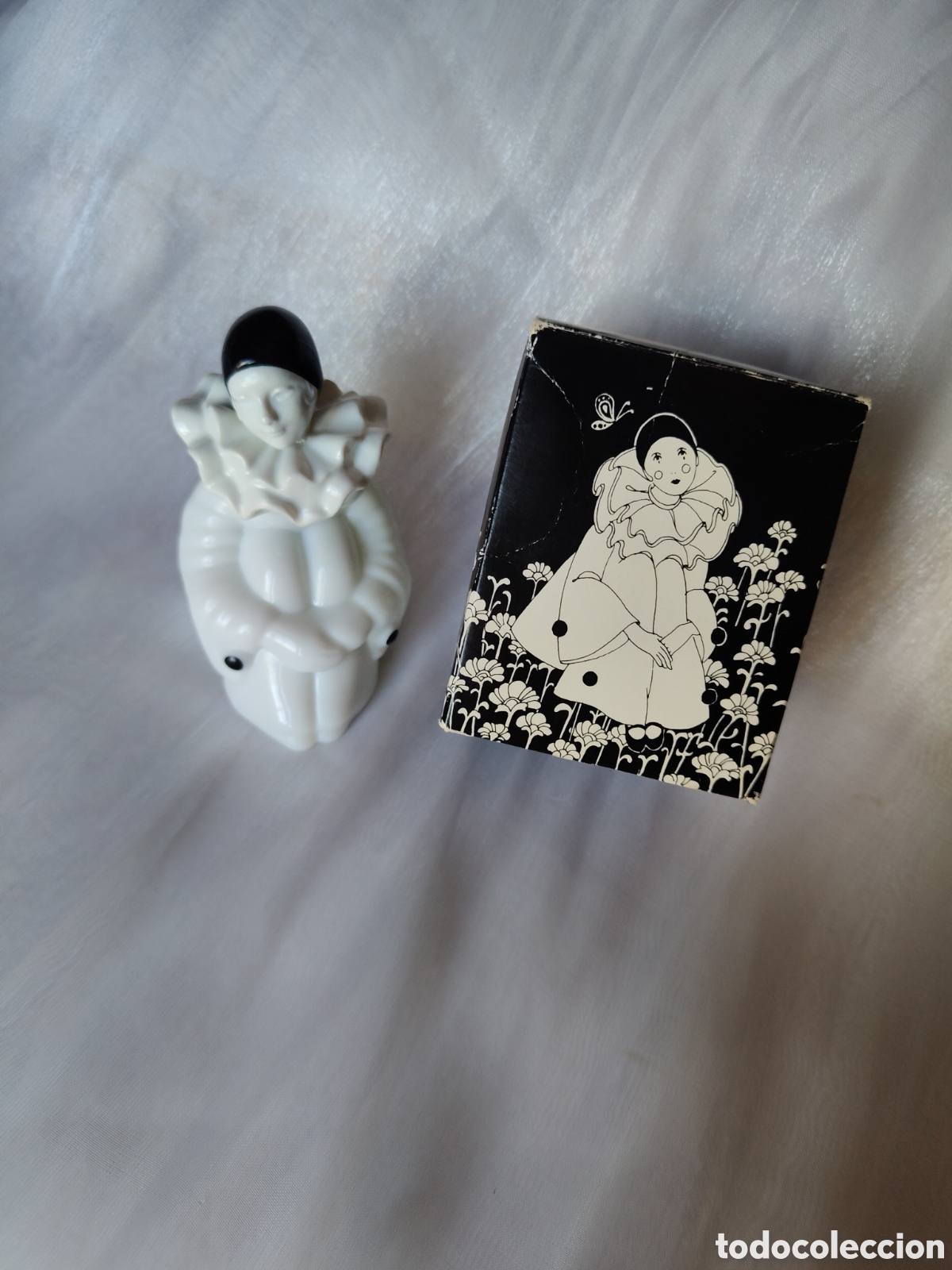 Miniaturas de perfumes antiguos: Frasco perfume Avon vintage Pierrot Arlequ&iacute;n blanco y negro con caja