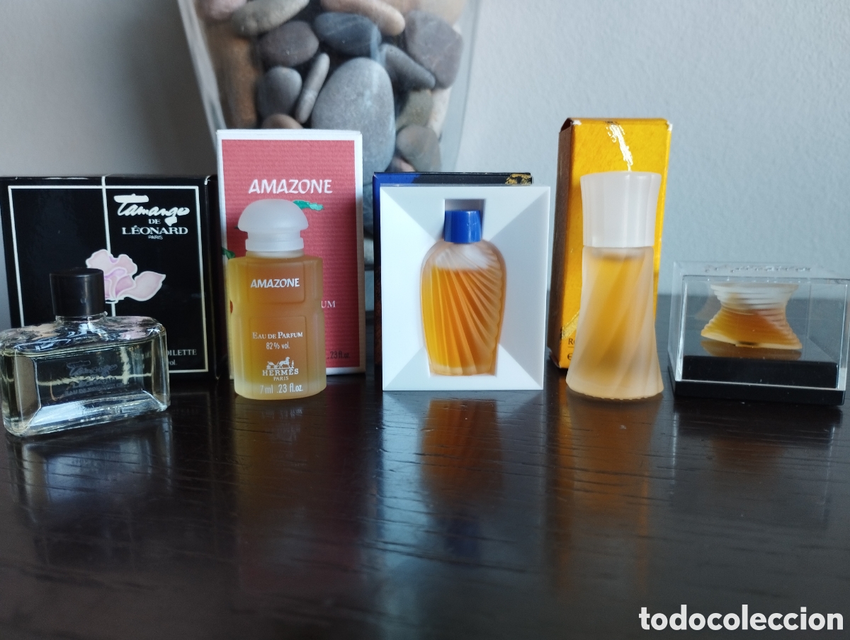 Miniatures of antique perfumes: Miniaturas de perfume vintage