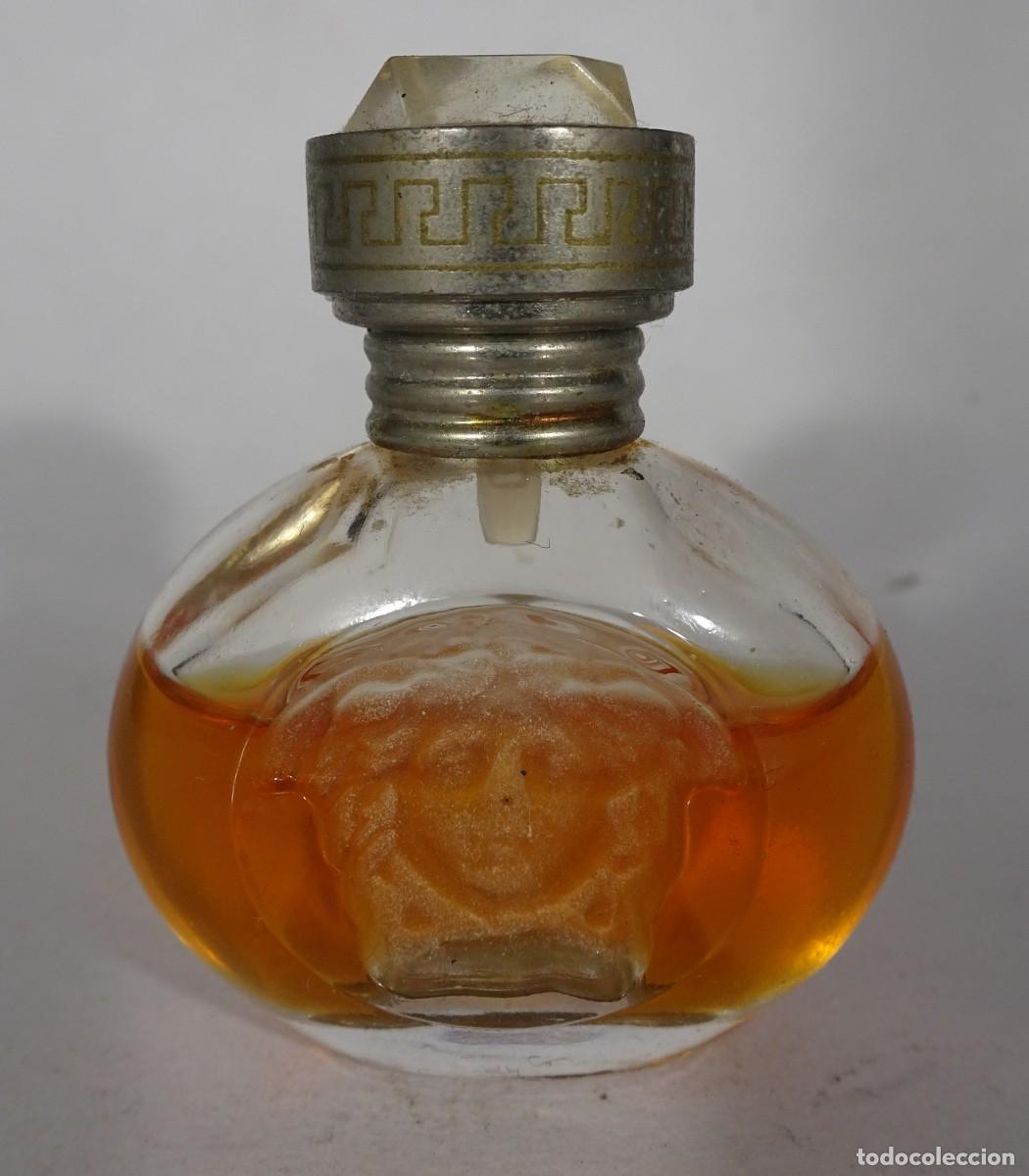 Miniaturas de perfumes antiguos: ANTIGUO PERFUME , VERSACE BLONDE, MITAD, VER FOTOS