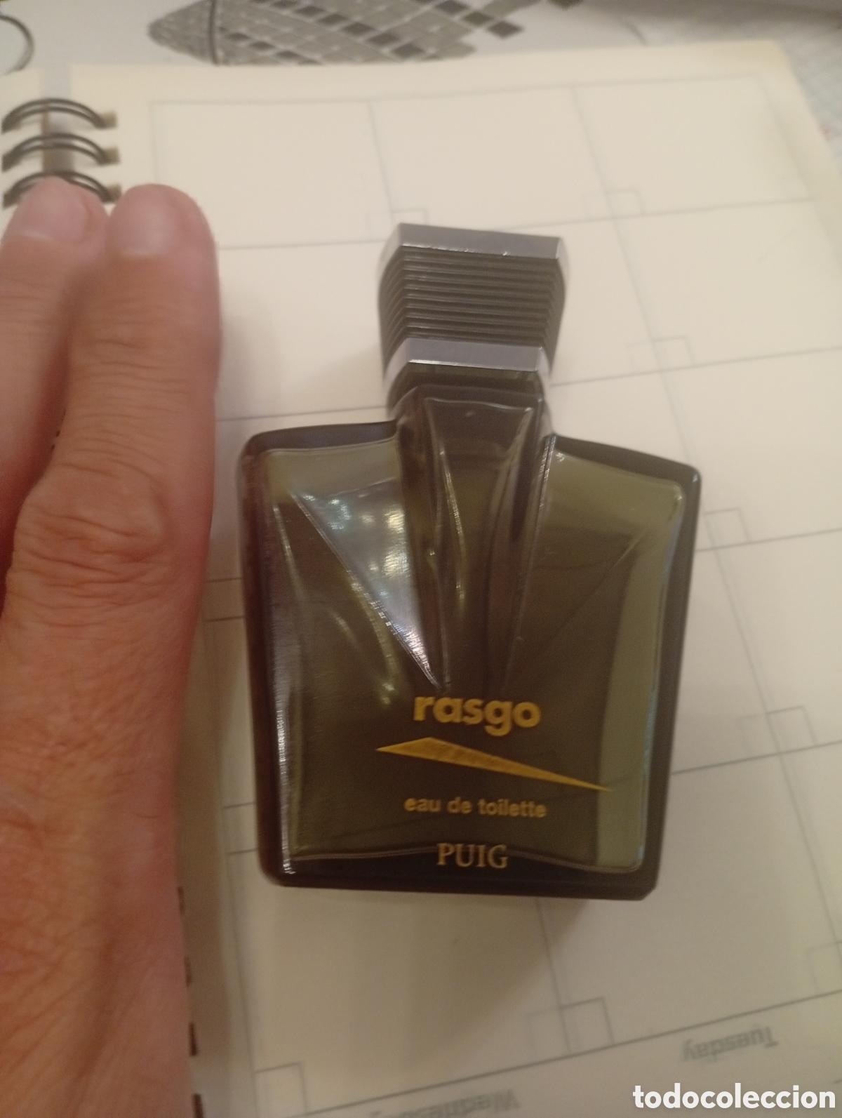 Miniaturas de perfumes antiguos: Bote de miniatura vac&iacute;o rasgo eau de toilette puig