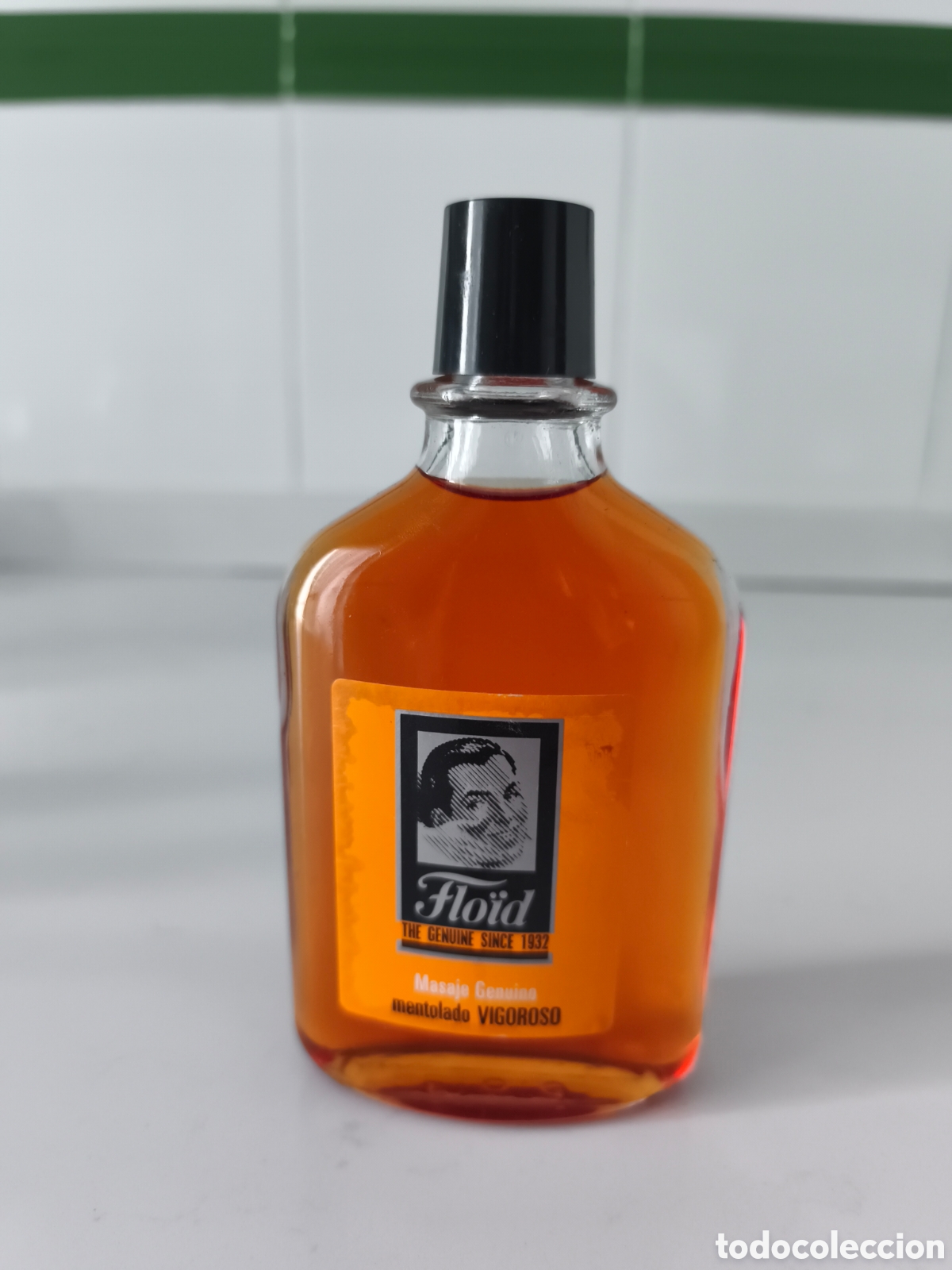 Miniaturas de perfumes antiguos: Antiguo masaje de afeitado Floid 150 ml.lleno