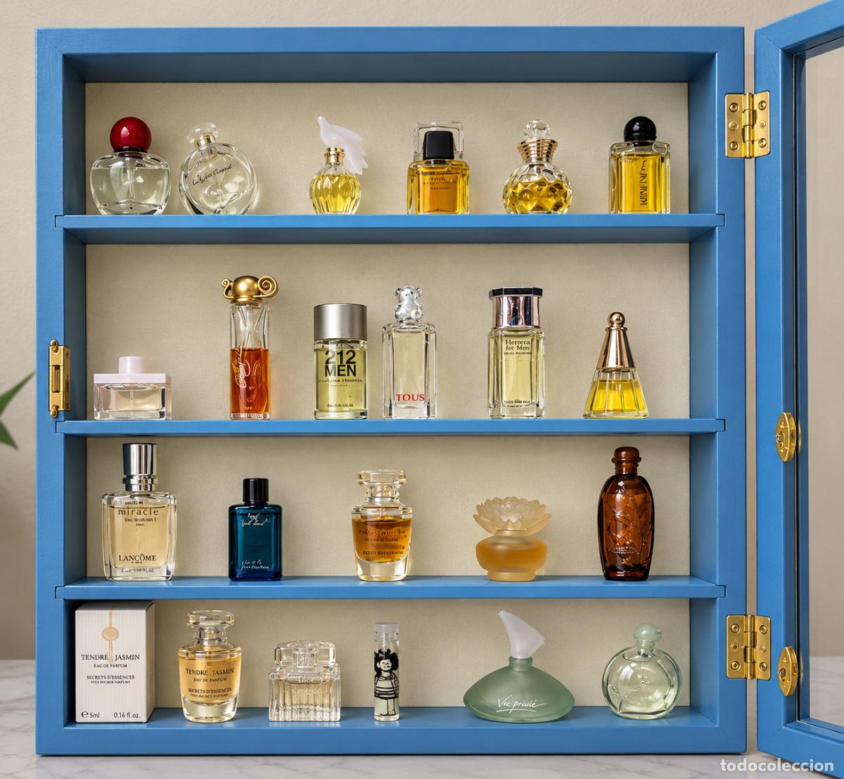 Miniaturas de perfumes antiguos: Colecci&oacute;n vintage de miniaturas de perfumes originales + expositor de madera