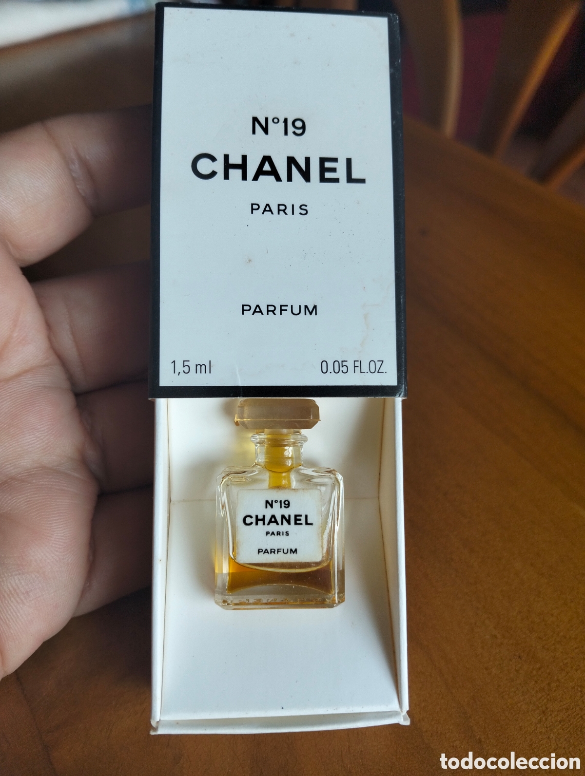 Miniaturas de perfumes antiguos: Mini perfume Chanel 19 - Foto 2