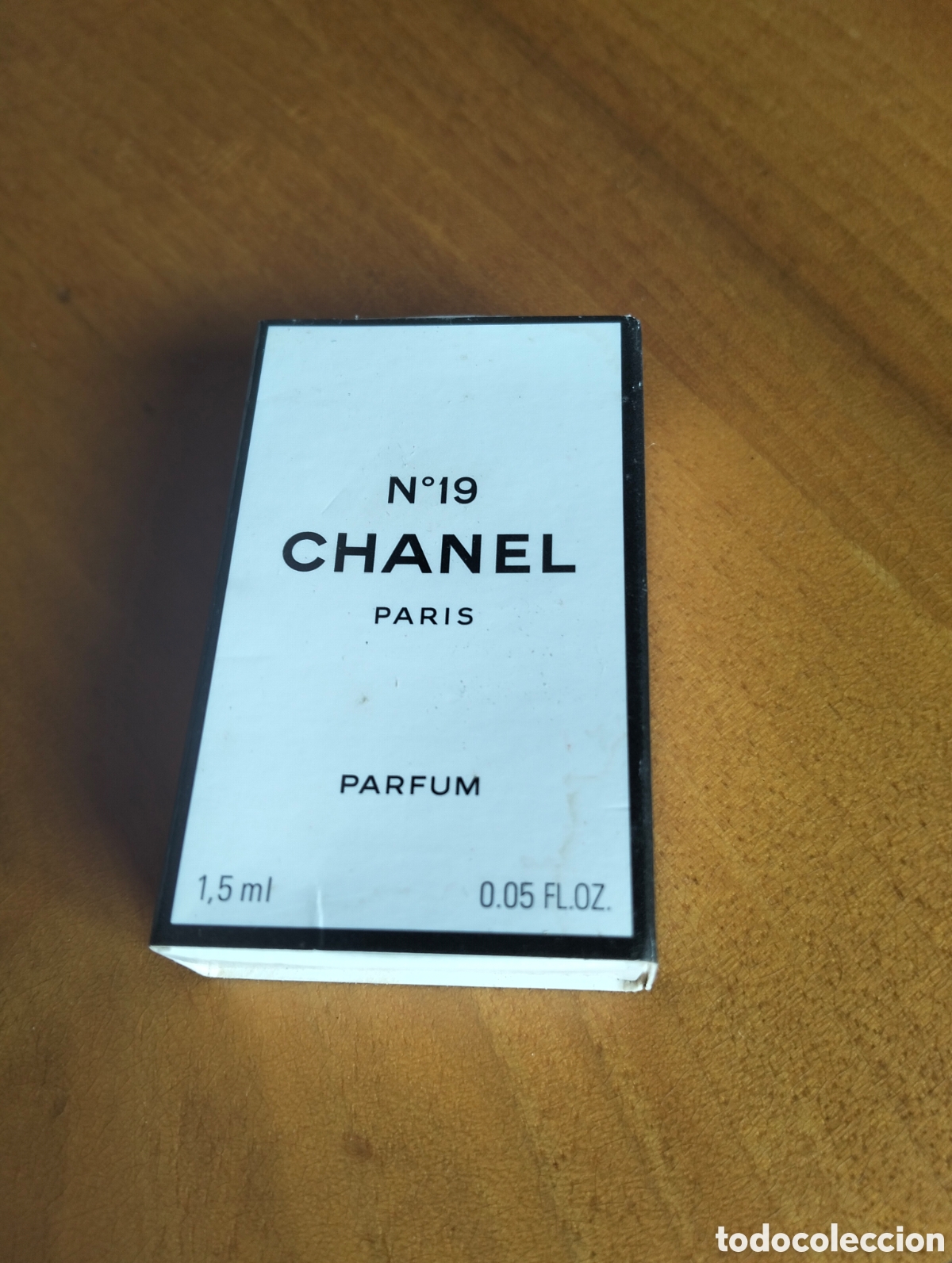 Miniaturas de perfumes antiguos: Mini perfume Chanel 19 - Foto 5