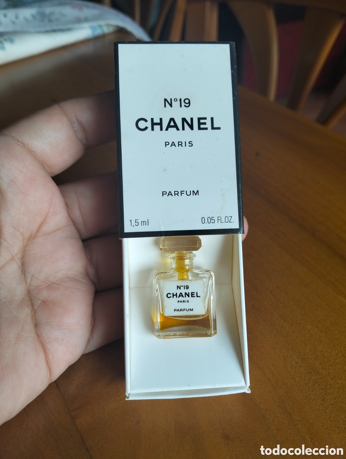 Miniaturas de perfumes antiguos: Mini perfume Chanel 19 - Foto 1