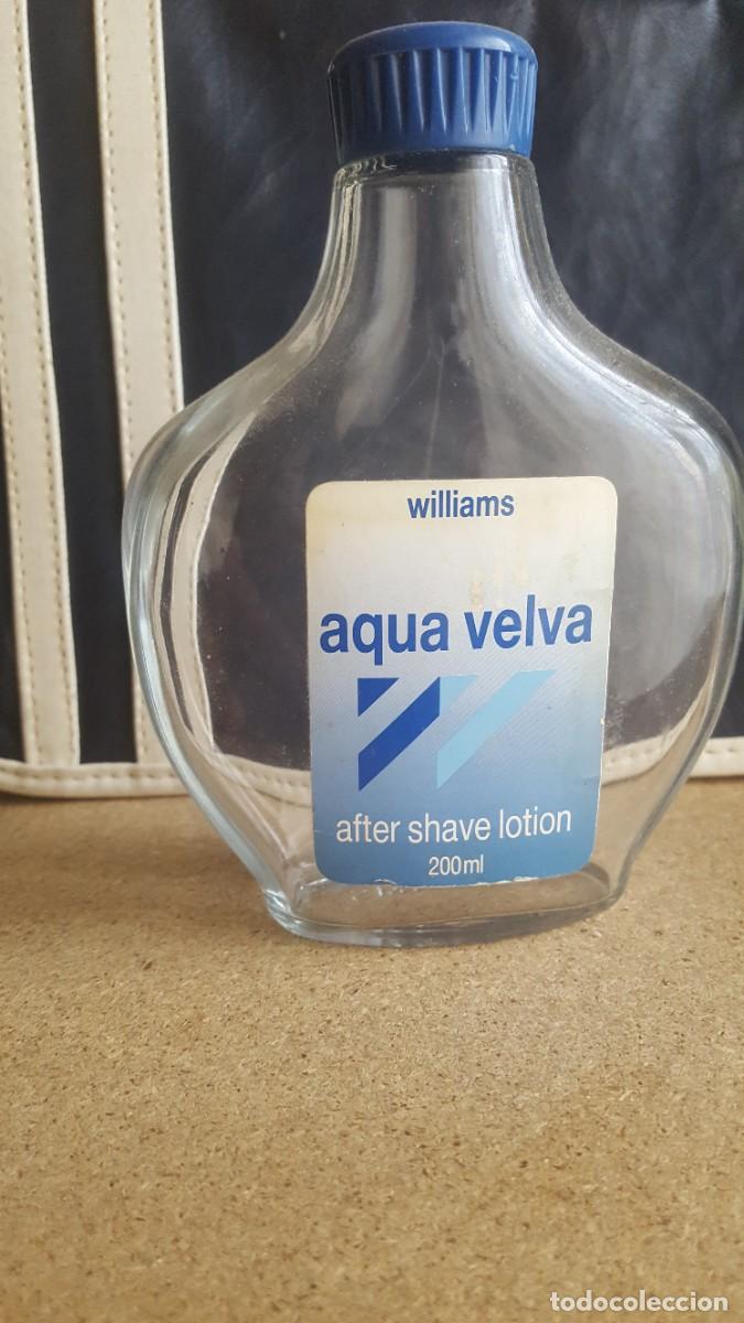 Miniaturas de perfumes antiguos: Frasco/bote Loci&oacute;n after shave Aqua Velva, de Williams. VAC&Iacute;A