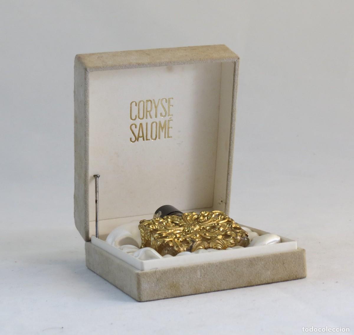 Miniaturas de perfumes antiguos: Frasco de perfume com caixa e bonito trabalho de dourados; Dimens&otilde;es da Caixa &ndash; 8cm x 9.5cm; Altura