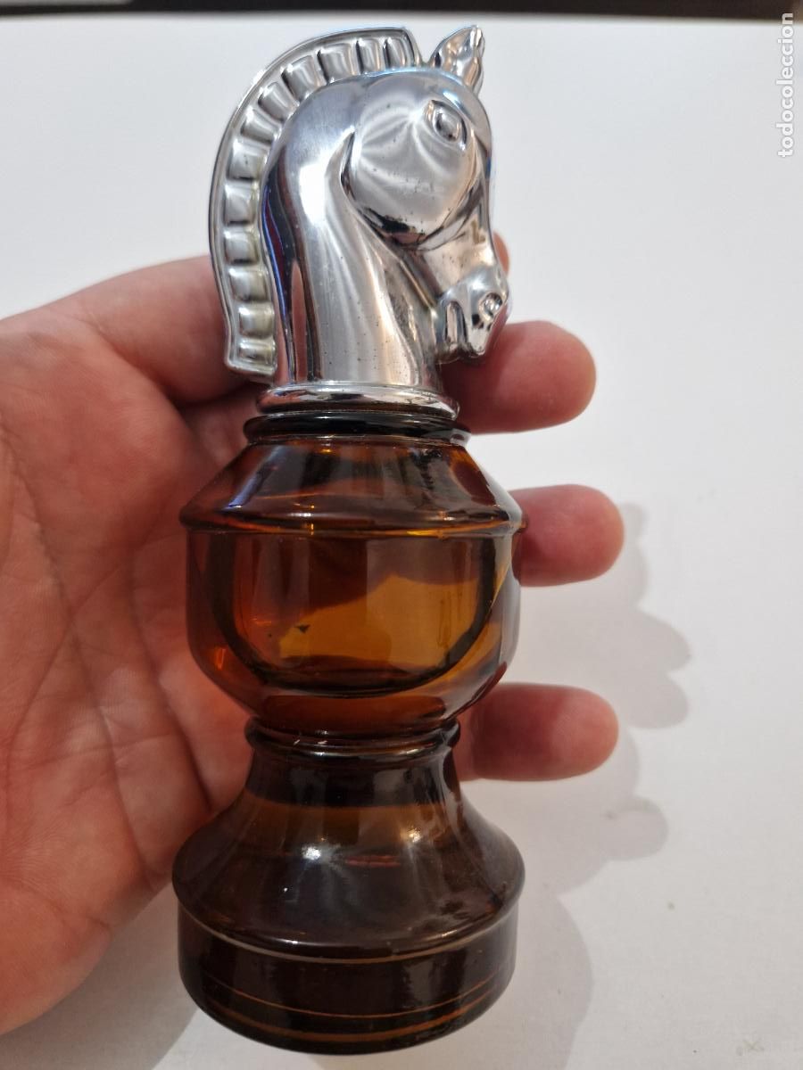 Miniaturas de perfumes antiguos: antigua botella colonia perfume Avon figura de ajedrez locion afeitar Olof caballo vintage retro