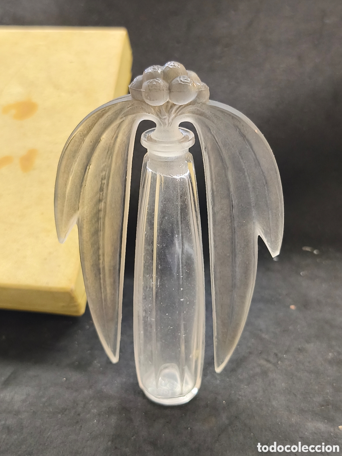 Miniaturas de perfumes antiguos: Rene Lalique 402 perfume 1919, Bouchon Eucalyptus