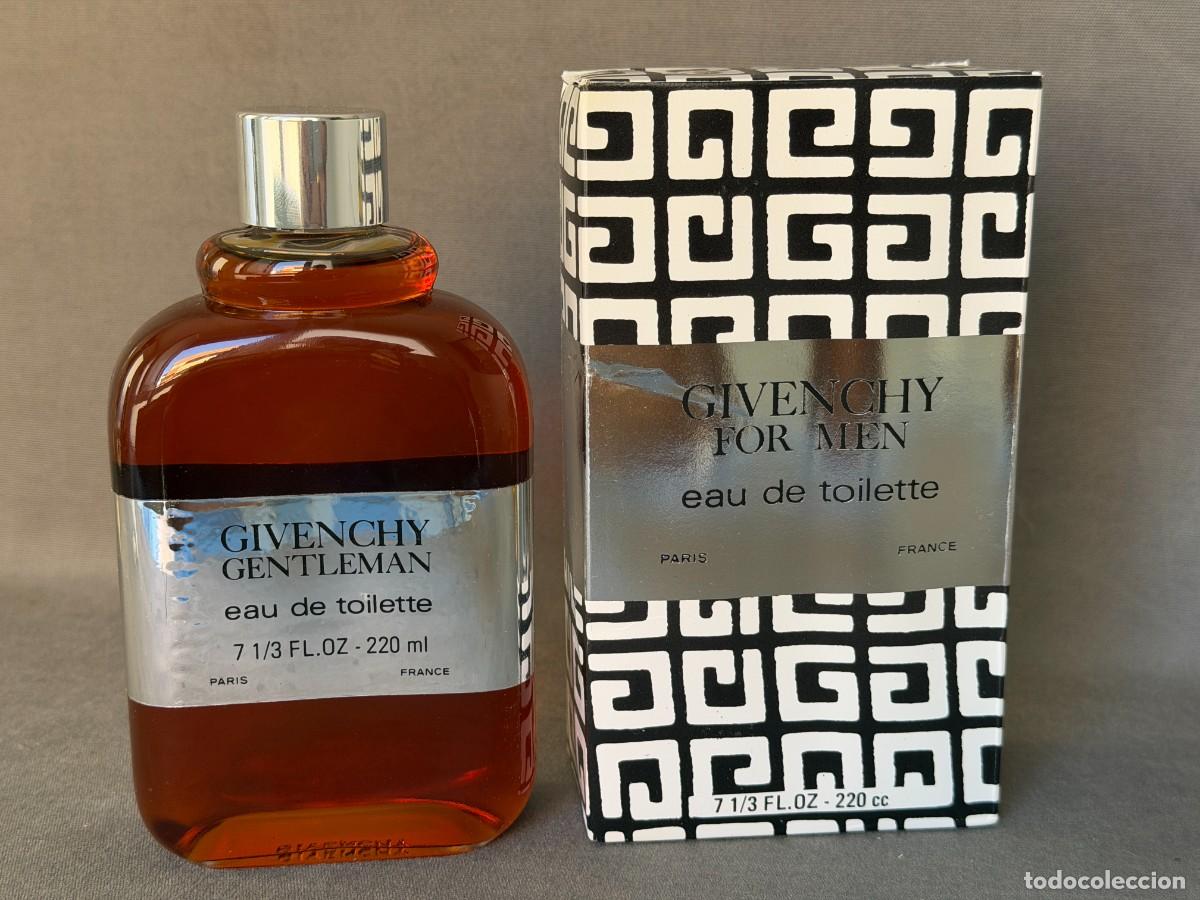 Miniatures of antique perfumes: Vintage Givenchy for men , eau de toilette , 7 1/3 oz. 220 cc. ref. 7227 , 1970s. sellada