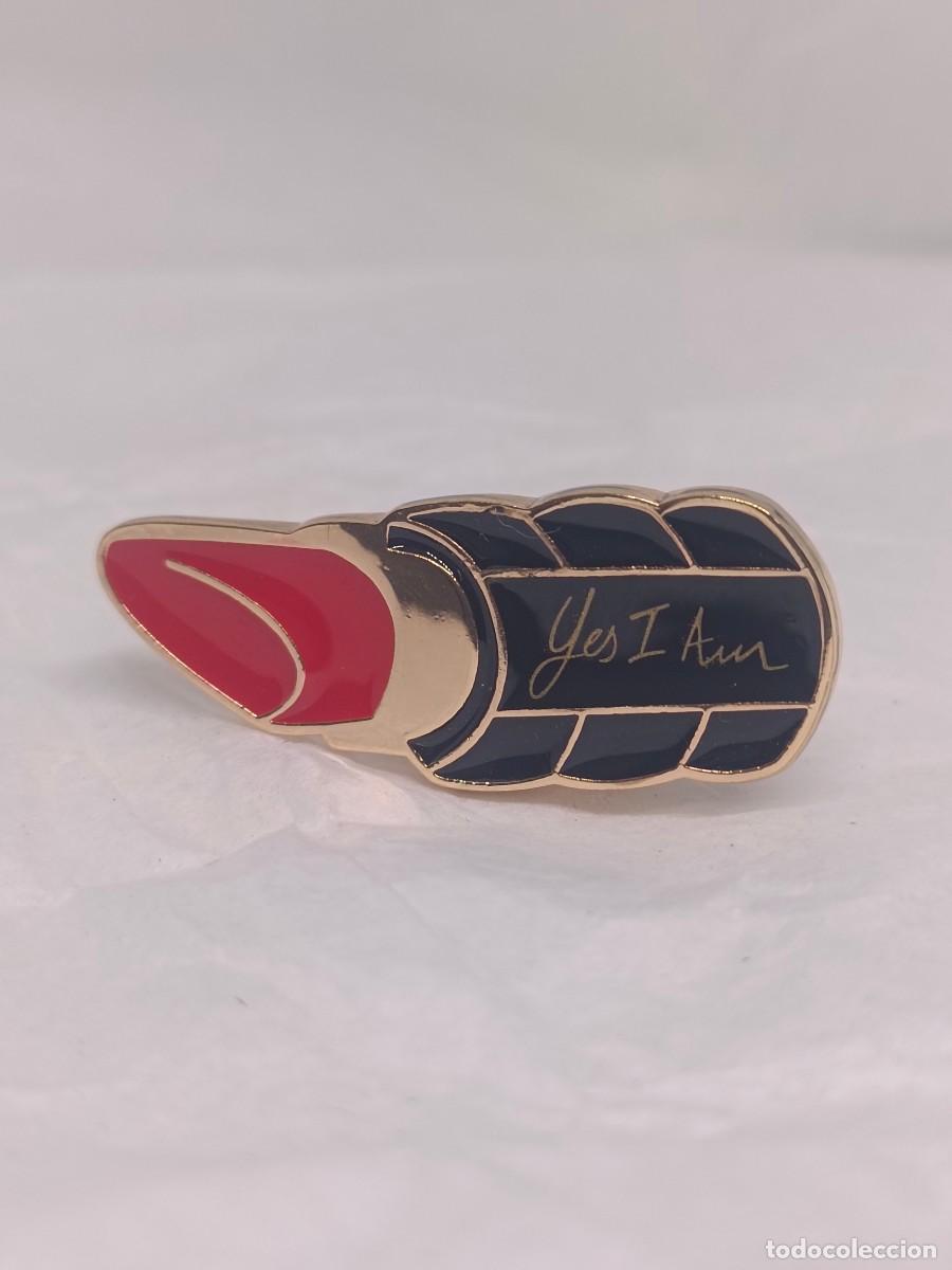 Miniaturas de perfumes antiguos: Pin perfume Yes I Am de Cacharel