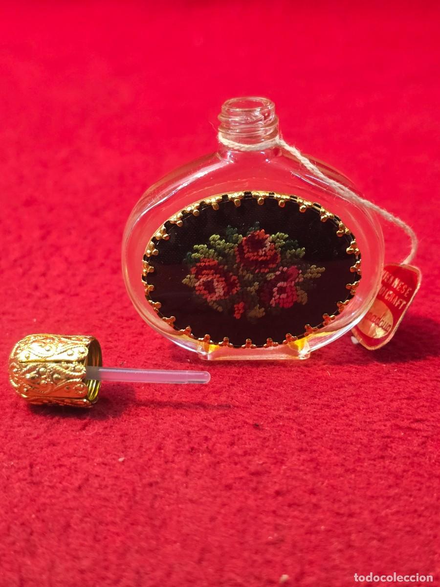 Miniaturas de perfumes antiguos: FRASCO DE PERFUMES CON BORDADO - Foto 4