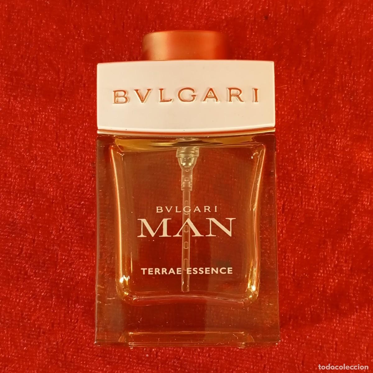 Miniaturas de perfumes antiguos: FRASCO DE PERFUME - BVLGARI MAN - TERRAE ESSENCE - 15 ML - 4 X 7,3 CM