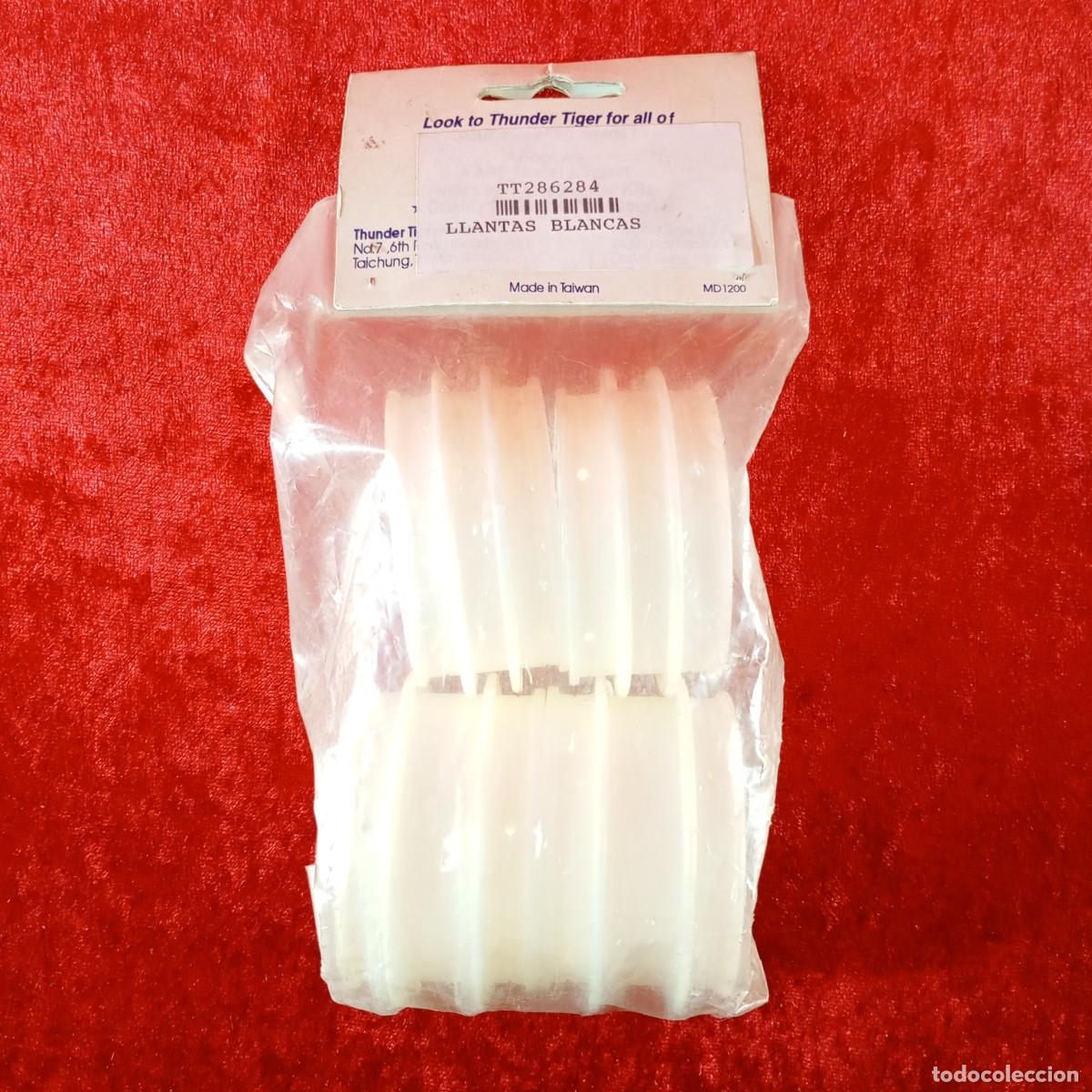 Hobbys: SET 4 LLANTAS BLANCAS - THUNDER TIGER RACING - REF. 28 6284 / 3286 - Foto 2