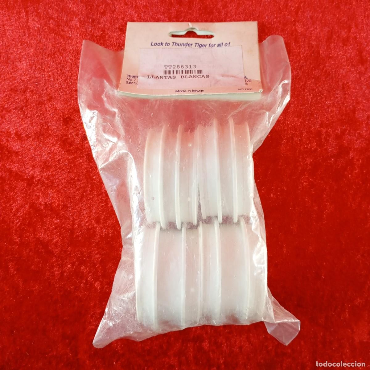 Hobbys: SET 4 LLANTAS BLANCAS - THUNDER TIGER RACING - REF. 28 6313 / 3287 - Foto 2