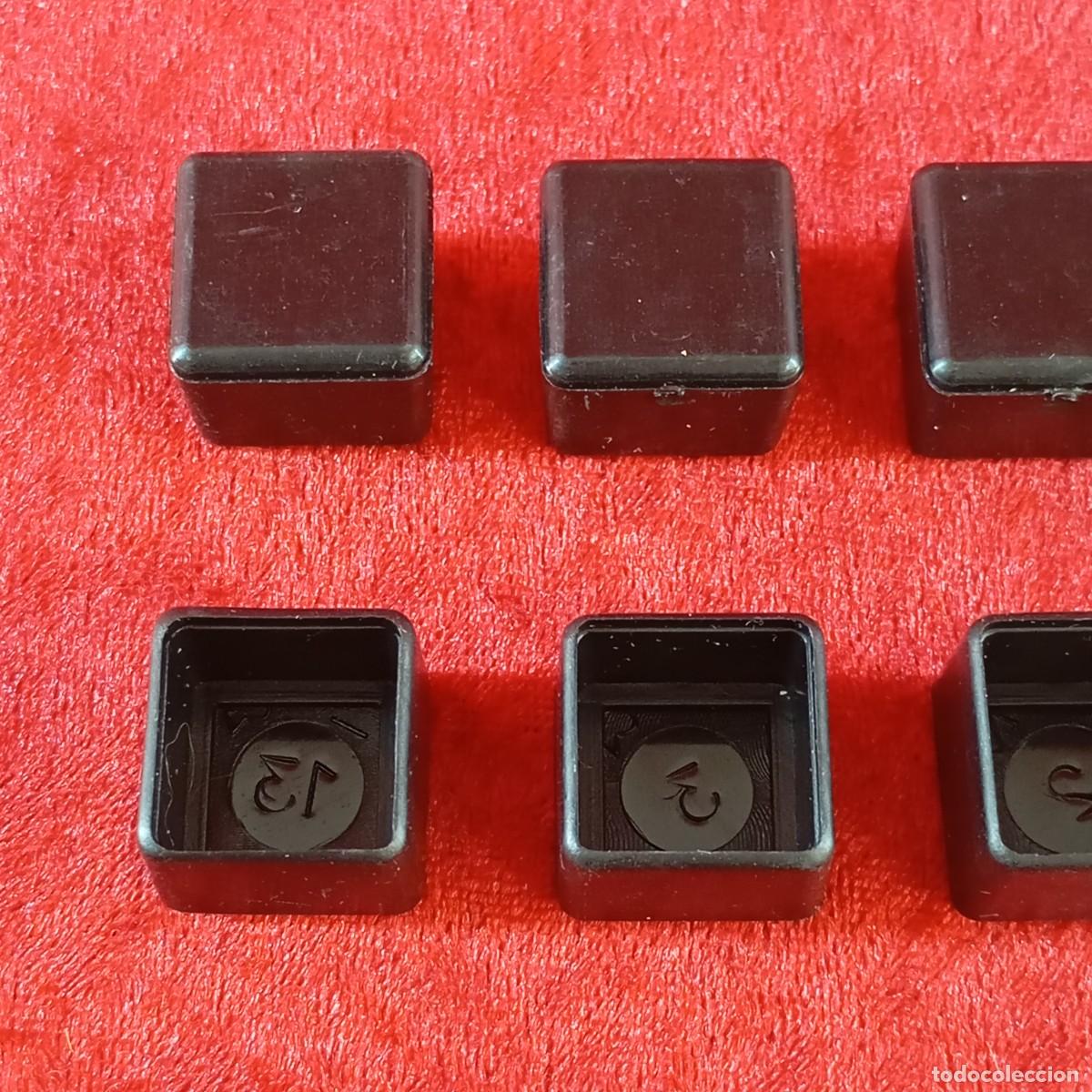 Hobbys: TAPAS DE PL&Aacute;STICO NEGRAS - NUMERADAS - 1,6 X 1,6 CM / 2533 - Foto 2