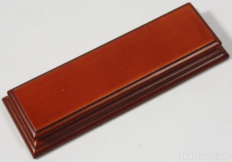 Hobbys: Peana madera: medidas (parte superior): 17,5 x 3,00 x 2,00 cms. ref. 102