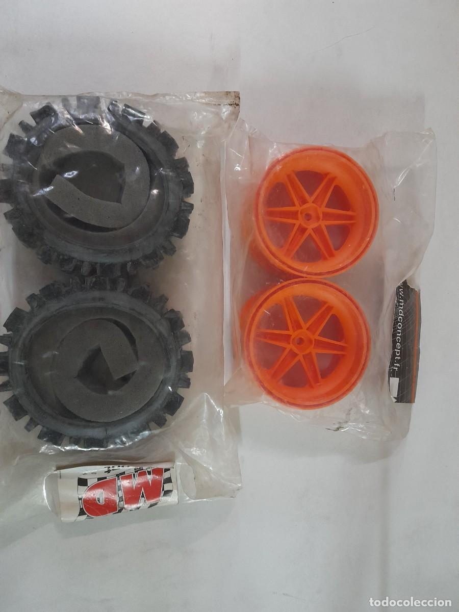 Hobbys: Coche RC 1/5: Pareja de Neum&aacute;ticos de Arena MD Concept y Llantas Naranjas