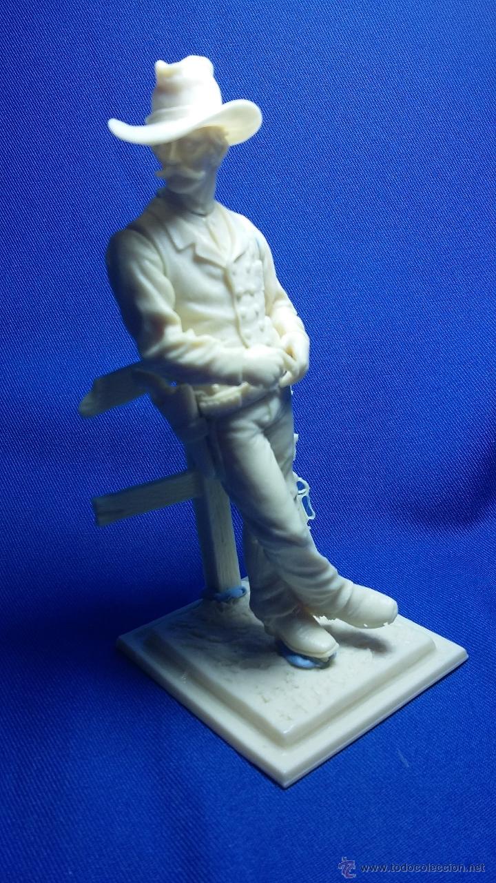Hobbys: FIGURA DE SHERIFF EN RESINA 90MM - Foto 2