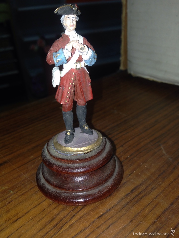Hobbys: Miniatura pintada a mano con peana - Foto 1
