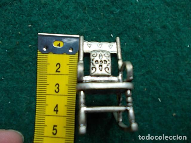 Hobbys: Miniatura de mecedora de  metal plateado - Foto 2