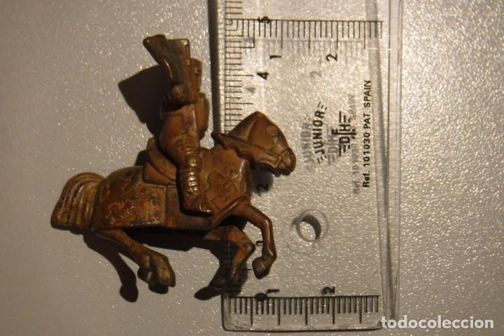Hobbys: Guerrero medieval abanderado a caballo - Foto 5
