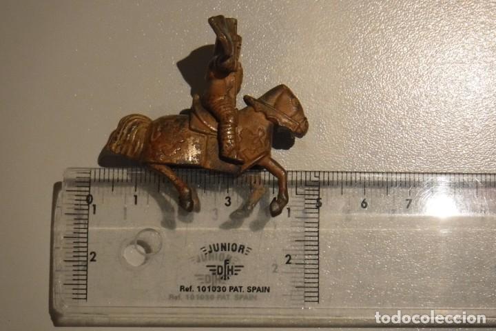 Hobbys: Guerrero medieval abanderado a caballo - Foto 6