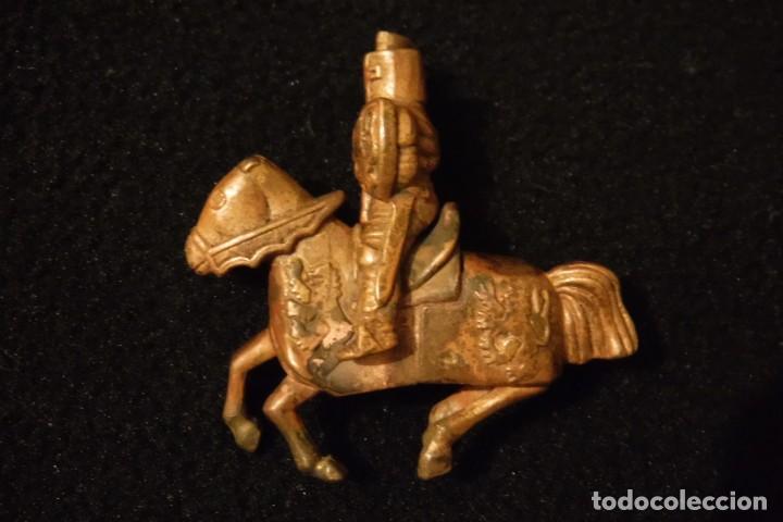 Hobbys: Guerrero medieval abanderado a caballo - Foto 7