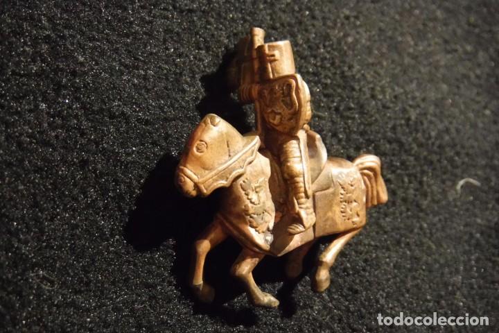 Hobbys: Guerrero medieval abanderado a caballo - Foto 8