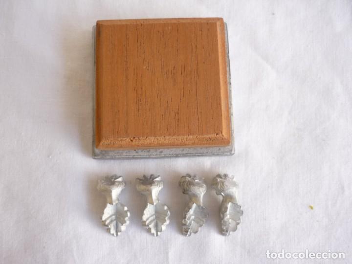 Hobbys: 6 peanas de madera con patas de plomo ornamentadas - Foto 8
