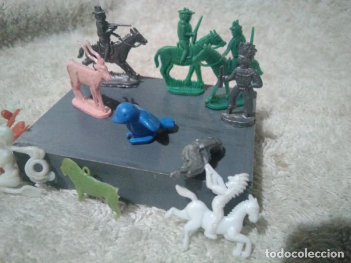 Hobbys: lote de figuritas en miniatura ( 100 aprox.) - Foto 3
