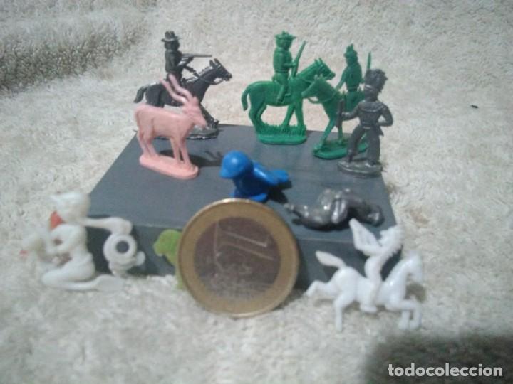 Hobbys: lote de figuritas en miniatura ( 100 aprox.) - Foto 2