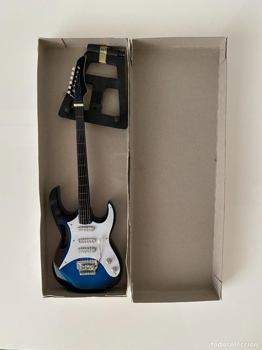 Hobbys: Guitarra de madera en miniatura - Foto 2
