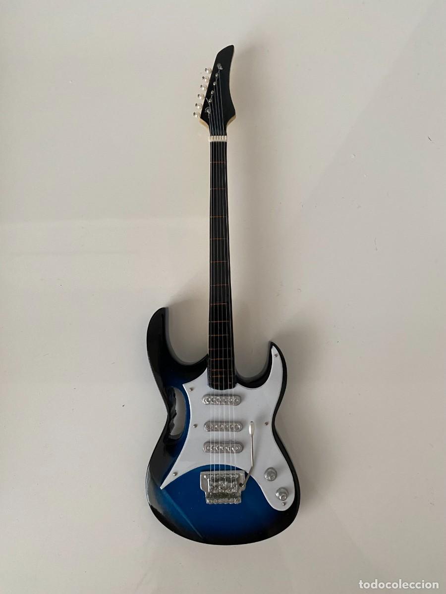 Hobbys: Guitarra de madera en miniatura - Foto 3