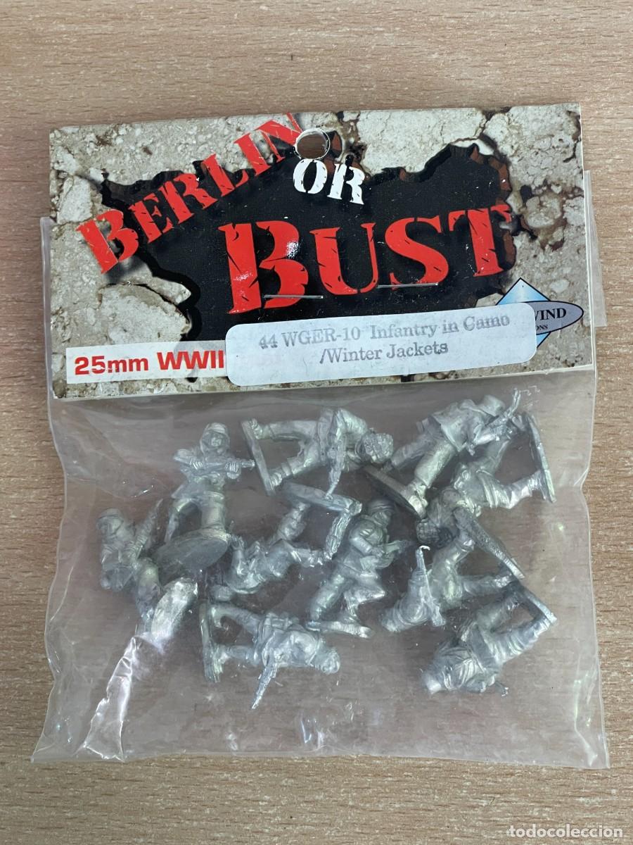 Hobbys: West Wind Berlin or Bust 25mm WWII 44 WGER-10 Infantry in Camo / Winter Jackets 2&ordf;GM World War II